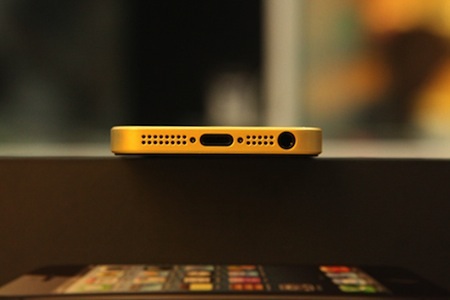 iPhone 5 khảm rồng đặc biệt ra mắt tại Việt Nam - 4 Khôi Linh
