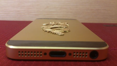 iPhone 5 mạ vàng khảm rồng đầu tiên tại Việt Nam - 5 Khôi Linh
