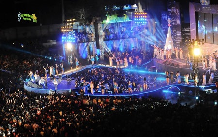 Màn đối đầu rock guitar nghẹt thở tại Tiger Blue Xmas 2012.