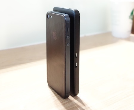 Các góc của BlackBerry 10 L-series có thiết kế bo tròn khá giống với iPhone 5