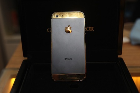 iPhone 5 đúc vàng nguyên khối giá 380 triệu tại Việt Nam - 2 Khôi Linh