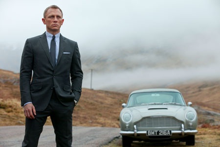 Những hình ảnh gắn liền với phim James Bond - 2 Những hình ảnh gắn liền với phim James Bond