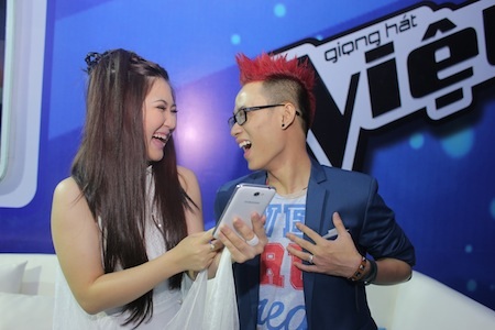 Hương Tràm tiết lộ bí mật hậu trường đêm chung Kết - 3 Lời nhắn nhủ đáng yêu của Hương Tràm trước khi ra sân khấu