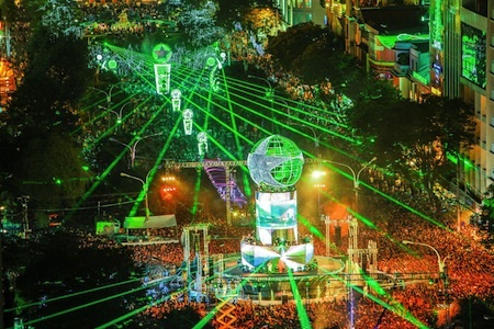 “Bùng nổ” với lễ hộ Chào năm mới 2013 - 1 “Bùng nổ” với lễ hộ Chào năm mới 2013