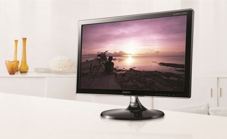 Màu sắc và hình ảnh trên S23B550V luôn sống động với độ nét
cao