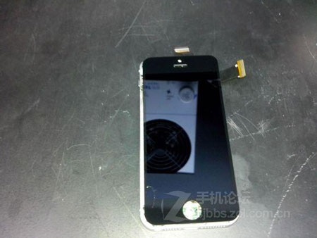 Rò rì hình ảnh iPhone 5S từ nhà máy Foxconn - 4 Rò rì hình ảnh iPhone 5S từ nhà máy Foxconn