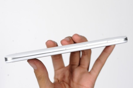 “Hàng khủng” LG Optimus G Pro xuất hiện tại TPHCM - 9 Các cạnh bên.