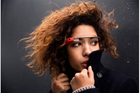 Google Glass sẽ “lên kệ” trong năm nay, giá dưới 1.500 USD - 1 Google Glass sẽ “lên kệ” trong năm nay, giá dưới 1.500 USD
