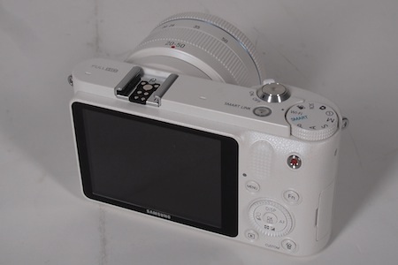 Đập hộp máy ảnh Samsung NX1000 sắp bán tại Việt Nam - 6 Normal