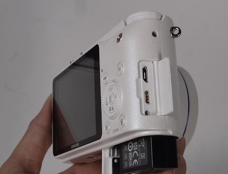 Đập hộp máy ảnh Samsung NX1000 sắp bán tại Việt Nam - 7 Normal