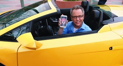 Rich Moore bày nhiều trò quậy
Galaxy Note II tại Disney Land