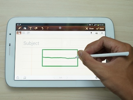 Máy tự động hoàn thiện các hình học dưới dạng nét vẽ tay cũng như tính toán công thức