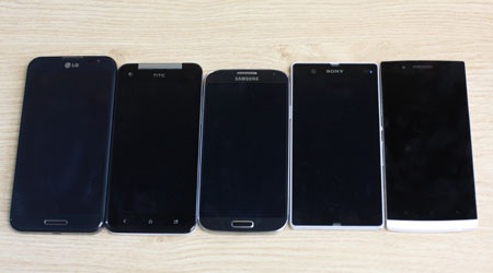 Hình ảnh Galaxy S4 đọ dáng với 4 đối thủ điện thoại Full HD