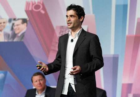 Viber đang tìm hiểu đối tác và tiềm năng thị trường Việt Nam - 1 CEO Talmon Marco của Viber phát biểu tại Đại hội MWC 2013 (Tây Ban Nha)