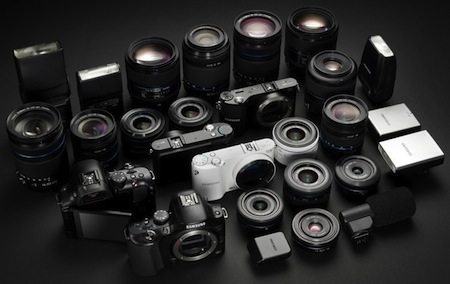 Xem Samsung NX300 “thi đấu” với Canon EOS M - 1 Samsung đầu tư cho NX bộ lens lên tới 12 loại, khá đa dạng
so với dòng EOS M của Canon