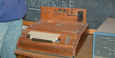 Máy tính cổ của Apple có giá hơn nửa triệu USD - 1 Chiếc máy tính cổ trị giá gần 14 tỷ đồng.