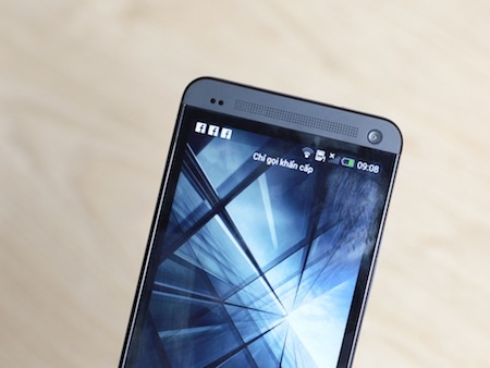 Đánh giá HTC One chuẩn bị bán tại Việt Nam - 11 5 biểu tượng trên màn hình khoá.