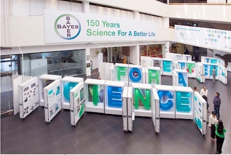 Mỗi bục ký tự là một trải nghiệm đặc biệt