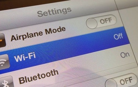 iPhone 4S không bật được WiFi khi lên iOS 6.1.3? - 1 iPhone 4S không bật được WiFi khi lên iOS 6.1.3?
