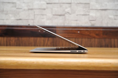 Vì sao MacBook Air không sử dụng màn hình Retina? - 2 Máy tính siêu mỏng của Apple vẫn được đánh giá cao về thiết kế.