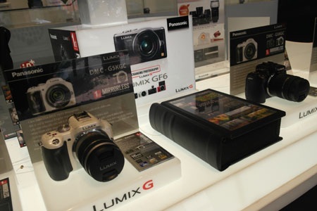 Khai trương cửa hàng máy ảnh Lumix G Lounge đầu tiên tại Việt Nam - 3 Lumix GH3 là phiên bản cao cấp hơn với thiết kế truyền thống giống như dòng máy ảnh DLSR.