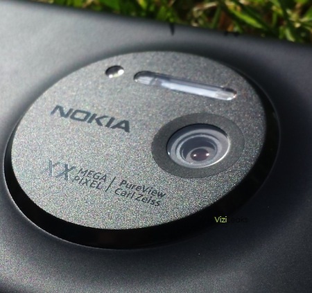 Lộ ảnh chi tiết điện thoại Nokia EOS chụp ảnh 41 megapixel - 9 Hai phiên bản màu sắc của Nokia EOS.