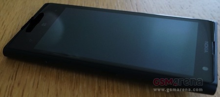 Lộ ảnh chi tiết điện thoại Nokia EOS chụp ảnh 41 megapixel - 3 Thiết kế không gây ấn tượng nhưng camera lên tới 41 megapixel sẽ là một thế mạnh của Nokia EOS.