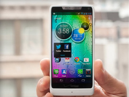 Motorola lần đầu tiên hé lộ về điện thoại bí mật X-Phone - 1 Rất có thể Droid Razr M siêu mỏng sẽ sớm có đối thủ thay thế.
