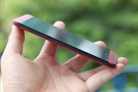 Đập hộp HTC One màu đỏ đặc biệt tại Việt Nam - 8 Khôi Linh