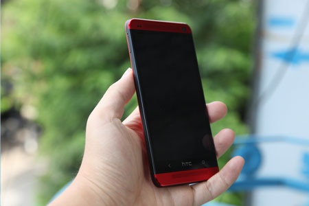 Đập hộp HTC One màu đỏ đặc biệt tại Việt Nam - 4 Khôi Linh