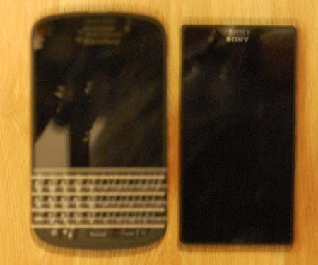 Bản thu nhỏ của điện thoại “siêu camera” Xperia Honami xuất hiện - 1 Sony Xperia Z1 Mini sẽ ra mắt cùng với đàn anh Xperia Z1 trong ngày 4/9 tới.