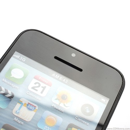 Hình ảnh mới nhất còn tiết lộ “chân dung” iPhone 5C trong
bao đựng bảo vệ.