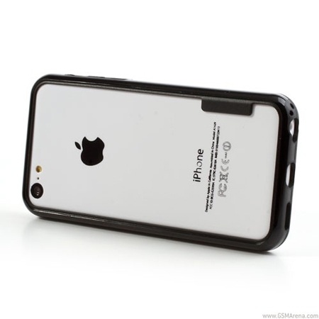 Hình ảnh mới nhất còn tiết lộ “chân dung” iPhone 5C trong
bao đựng bảo vệ.