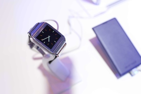 Samsung ra mắt Galaxy Note 3 và Galaxy Gear tại Việt Nam - 3 Đồng hồ Galaxy Gear là thiết bị đồng hành với Galaxy Note 3.