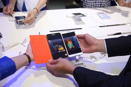 Samsung ra mắt Galaxy Note 3 và Galaxy Gear tại Việt Nam - 2 Galaxy Note 3 sẽ được bán tại Việt Nam với 2 màu đen và trắng.