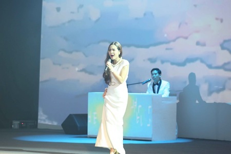Samsung ra mắt Galaxy Note 3 và Galaxy Gear tại Việt Nam - 4 Bộ đôi giám khảo The Voice Kids cùng song ca trên sân
khấu