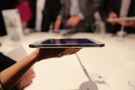 Samsung ra mắt Galaxy Note 10.1 phiên bản mới với màn hình siêu nét - 5 Khôi Linh, T.Thủy