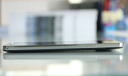 Galaxy Note 3 mỏng và nhẹ hơn so với Galaxy Note 2.