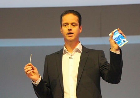 Truyền hình trực tiếp tại Time Square ở New York.