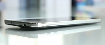 Galaxy Note 3 là smartphone đầu tiên được trang bị cổng microUSB 3.0