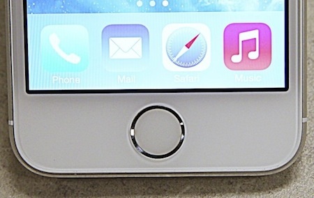 Cảm biến vân tay là tính năng ấn tượng nhất trên iPhone 5S.