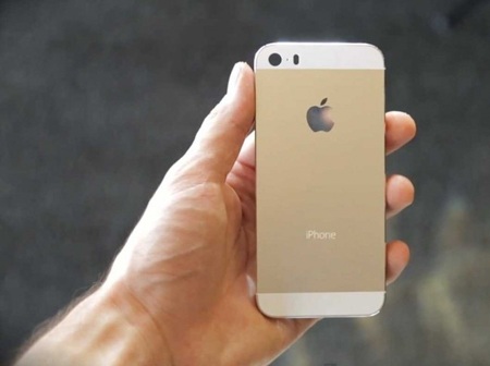 iPhone 5S chưa bán, các siêu thị đồng loạt giảm giá - 1 iPhone 5S chưa bán ra thị trường đã được giảm giá.