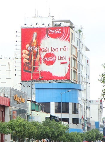 Billboard Coca-Cola – Khi nghệ thuật song hành cùng quảng cáo - 4 Billboard Coca-Cola – Khi nghệ thuật song hành cùng quảng cáo