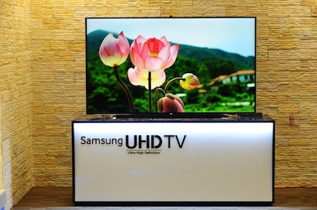 Samsung UHD F9000 vừa được bán ra thị trường với hai model
model 55 inch và model 65 inch.