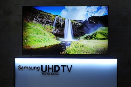 Samsung UHD F9000 vừa được bán ra thị trường với hai model
model 55 inch và model 65 inch.