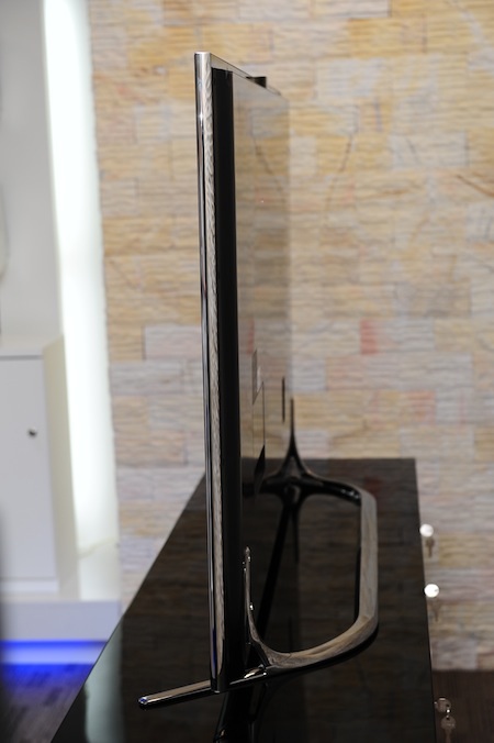 Samsung UHD F9000 vừa được bán ra thị trường với hai model
model 55 inch và model 65 inch.