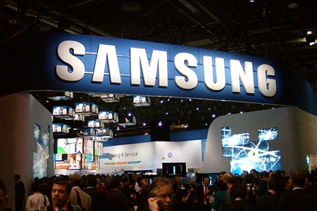 Samsung đạt lợi nhuận kỷ lục trong quý 3 - 1 Samsung vừa vươn lên hạng 8 trong Top 100 thương hiệu mạnh
nhất toàn cầu của Interbrand