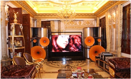 Samsung trưng bày TV 1,3 tỷ đồng tại biệt thự triệu đô