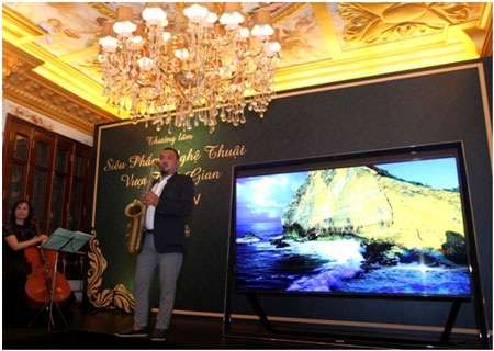 Samsung trưng bày TV 1,3 tỷ đồng tại biệt thự triệu đô