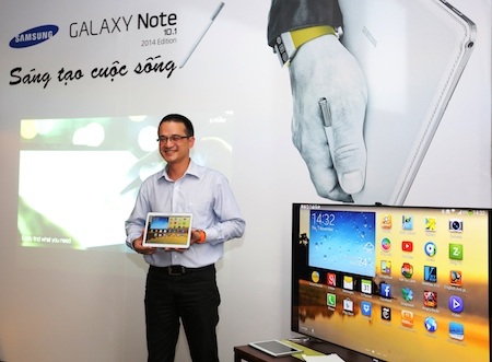 Đại diện Samsung giới thiệu về Galaxy Note 10.1 phiên bản 2014.